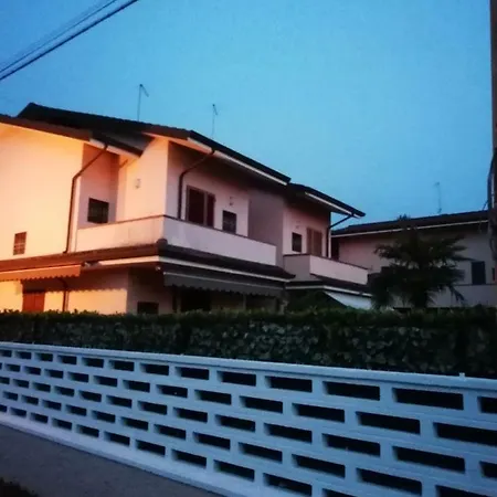 别墅 Sole Mare Versilia *